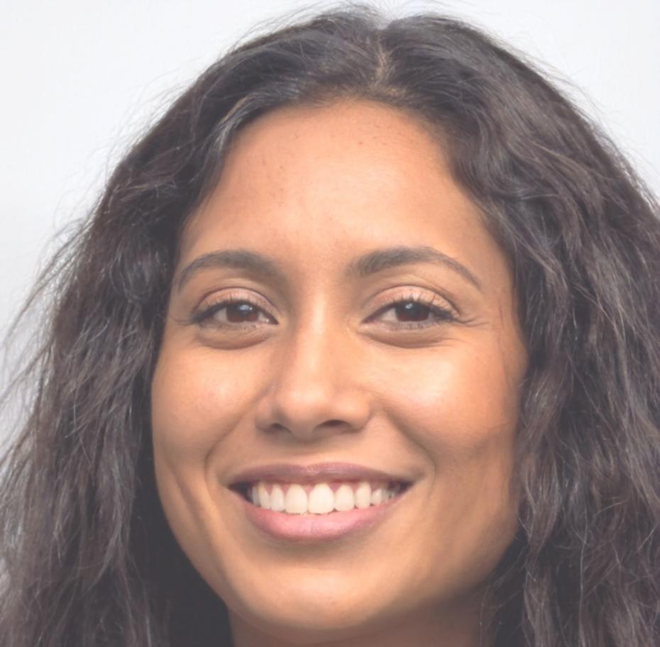 Sienna Thornbury, Chief Financial Analyst